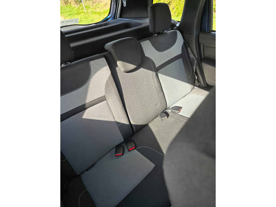 2018 Dacia Duster - image 12