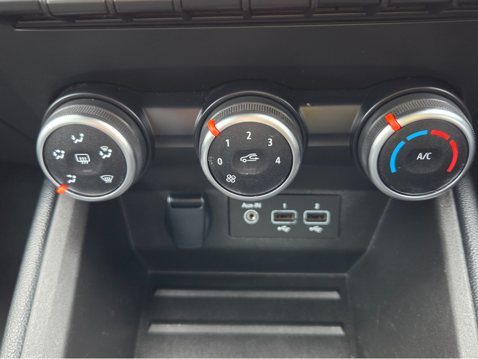 2023 Renault Clio - image 19