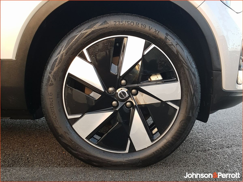 2025 Volvo EX40 82 kWh Extended Range Plus €49,900