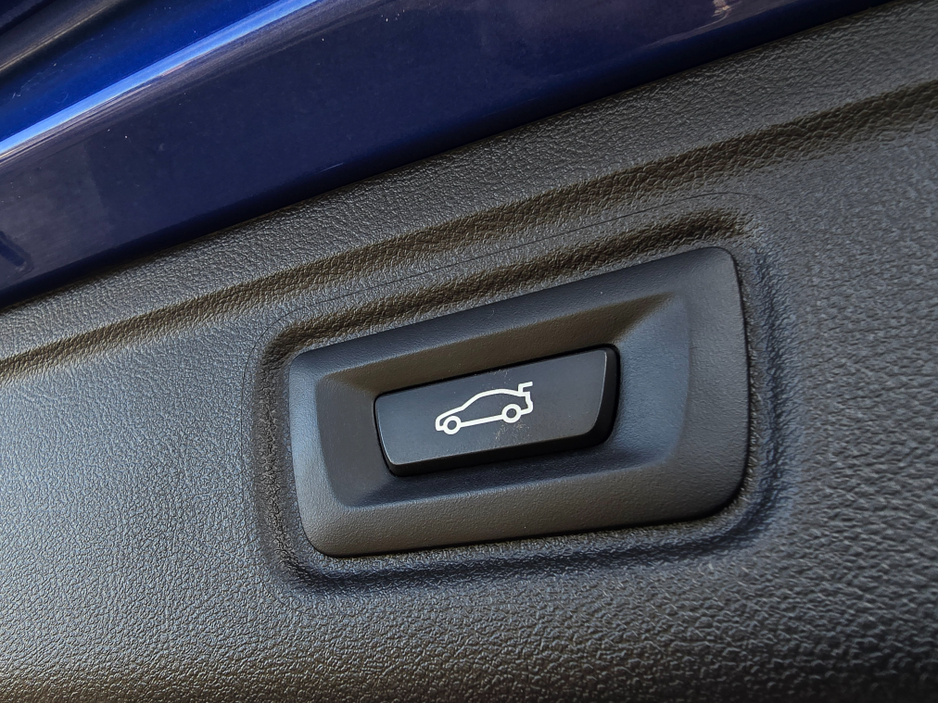 2022 BMW 3 Series - image 34