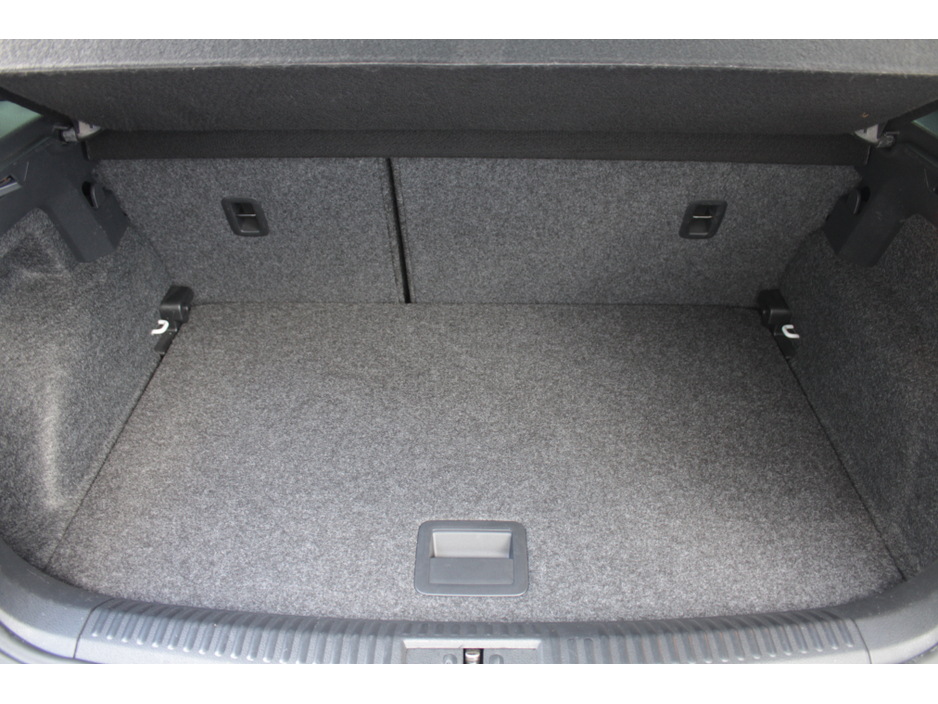 2018 Volkswagen Polo - image 19