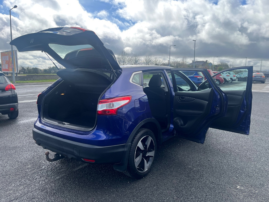 2015 Nissan Qashqai - image 8