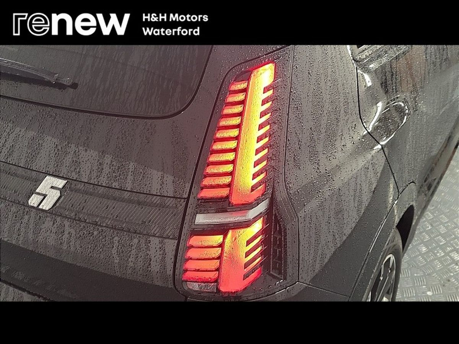 2025 Renault 5 - image 17