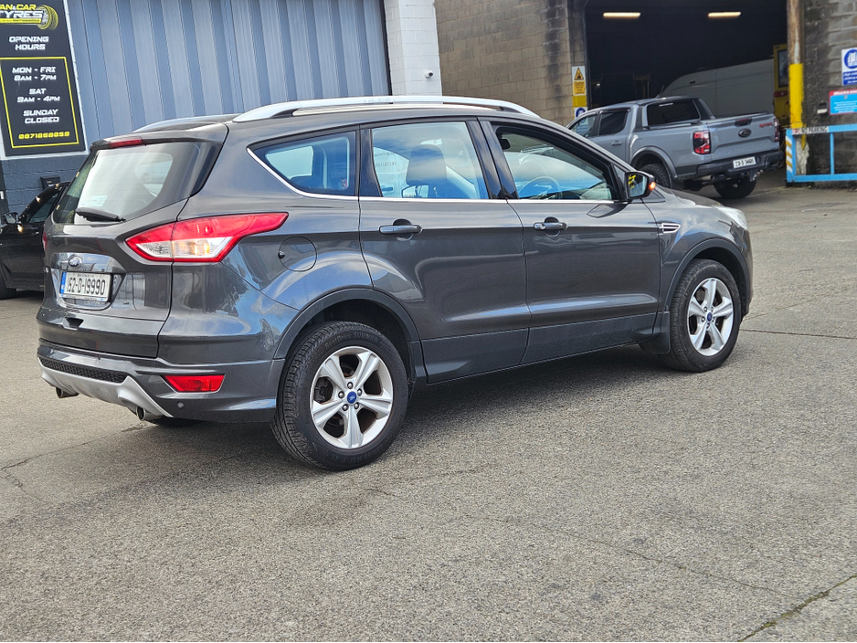 2015 Ford Kuga - image 9