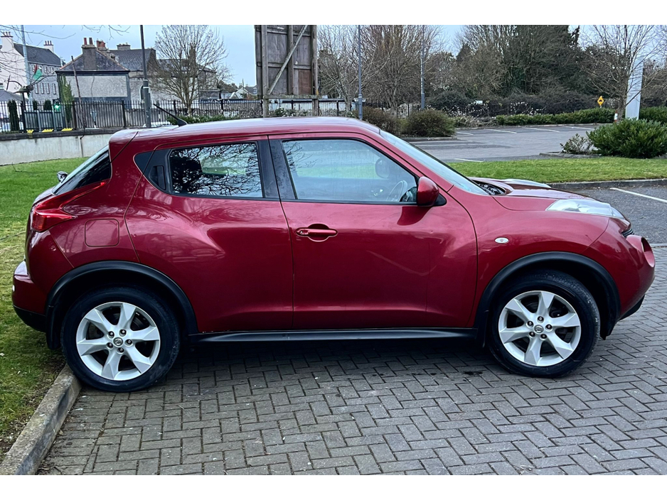 2011 Nissan Juke - image 10