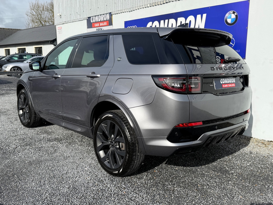 2022 Land Rover Discovery - image 3