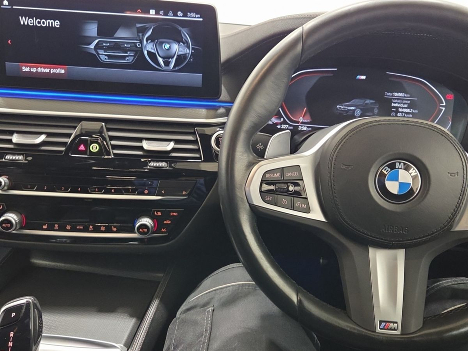 2023 BMW 5 Series - image 17