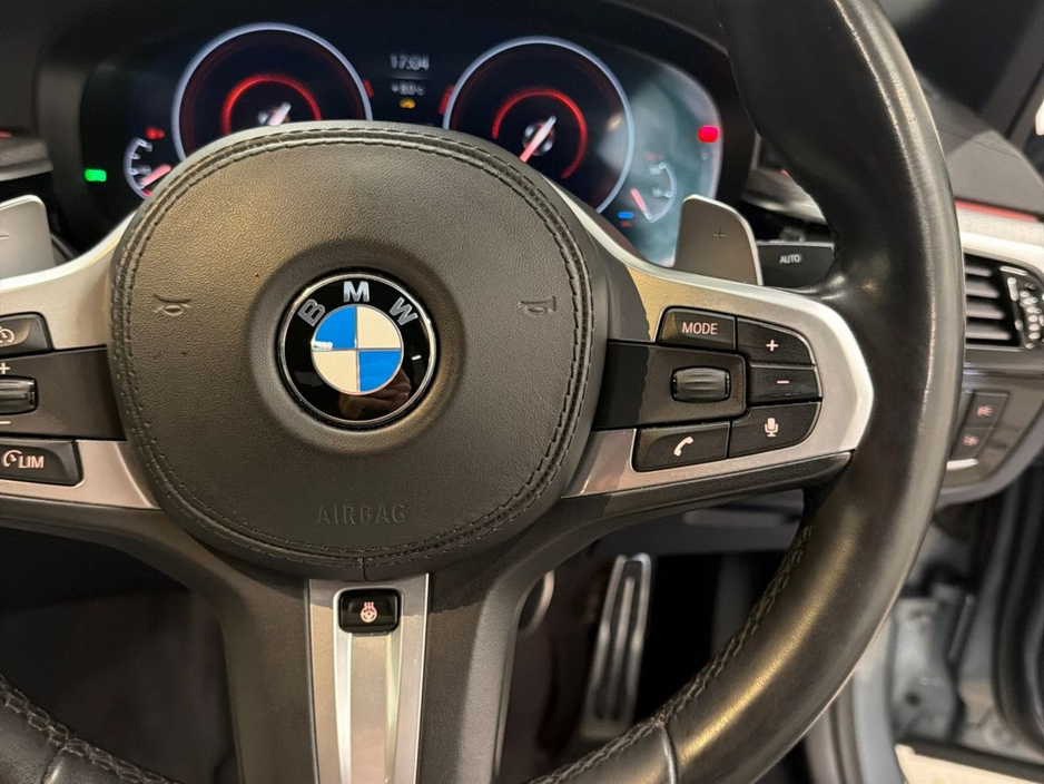 2019 BMW 5 Series - image 18