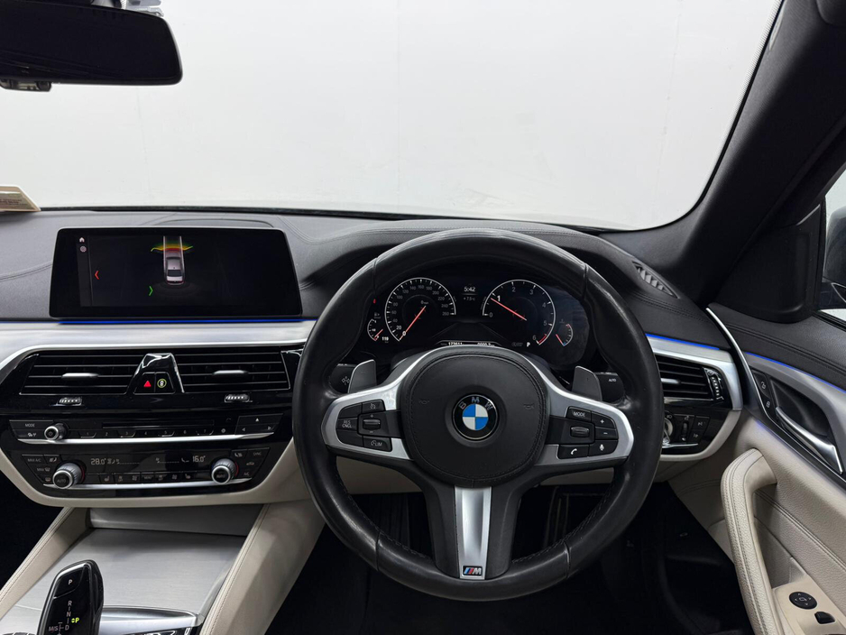 2019 BMW 5 Series - image 10
