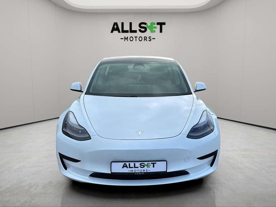 2022 Tesla Model 3 - image 2