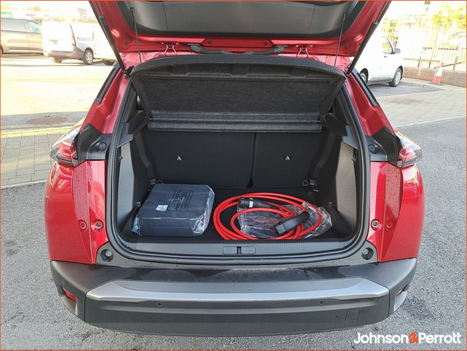 2025 Peugeot 2008 Electric 156bhp (54 kWh) Allure €35,900