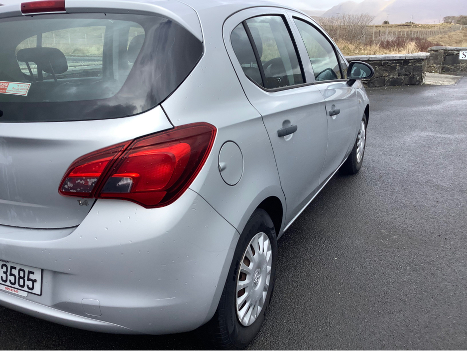 2016 Opel Corsa - image 11