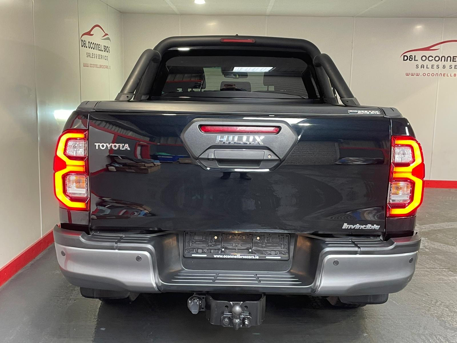 2023 Toyota Hilux - image 11