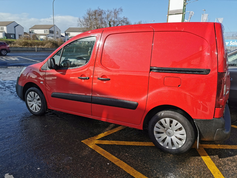 2018 Citroen Berlingo - image 10