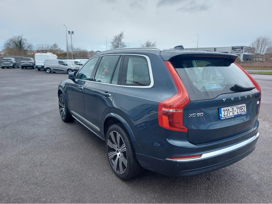 2023 Volvo XC90 - image 5