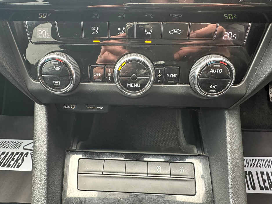 2017 Skoda Octavia - image 24