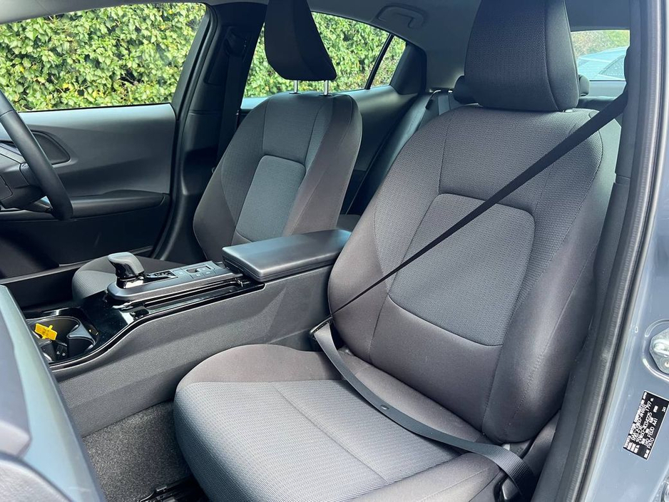 2024 Toyota Prius 1.8 HYBRID // LIKE NEW 3, 000 KM // DIGITAL CLUSTER // ADAPTIVE CRUISE CONTROL €29,950