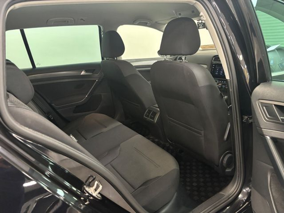 2019 Volkswagen Golf  €17,995