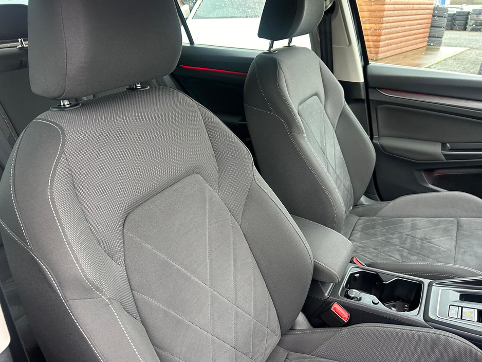 2020 Volkswagen Golf - image 5