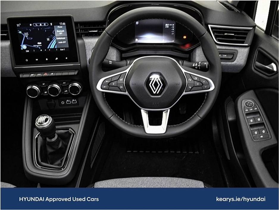 2025 Renault Clio - image 20