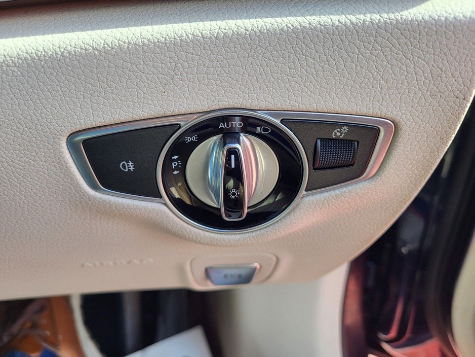 2016 Mercedes-Benz E Class - image 6