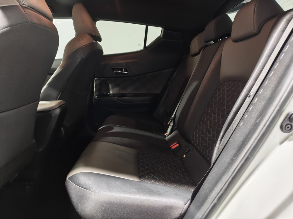 2022 Toyota C-HR 1.8 HYBRID SOL 4DR AUTO €21,995