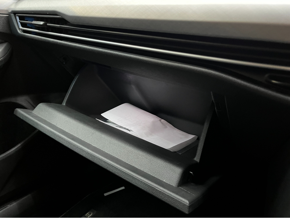 2024 Volkswagen Golf - image 17