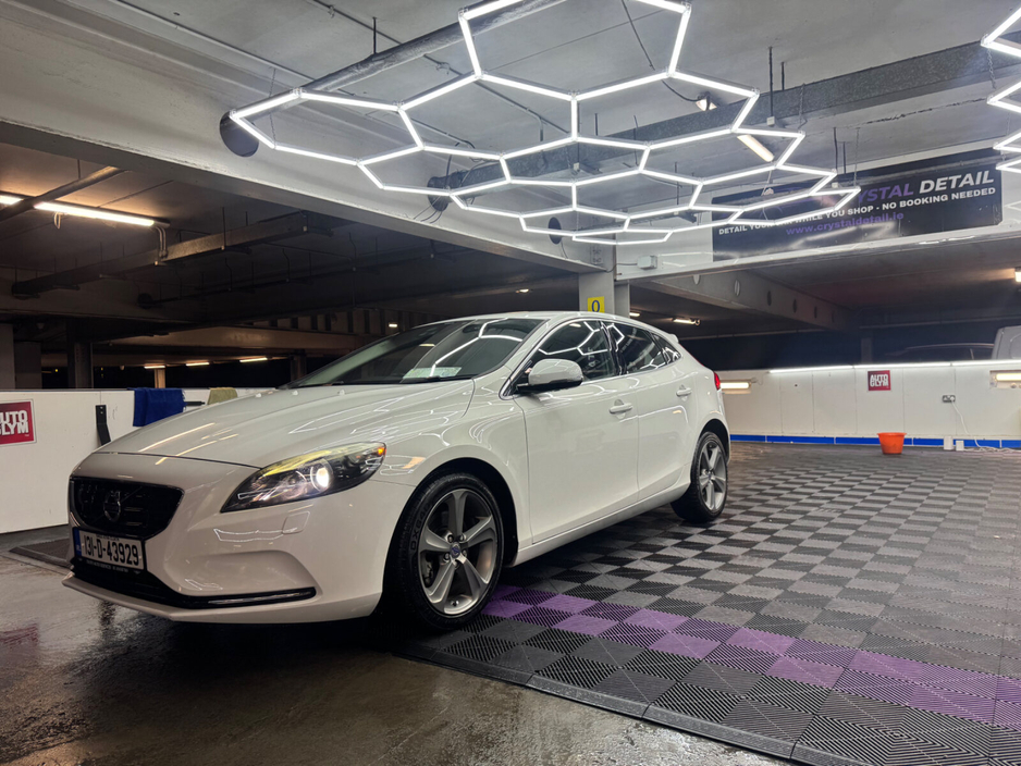 2013 Volvo V40 1.6 T4 180PS R-DESIGN POWERSHIFT DCT €10,950