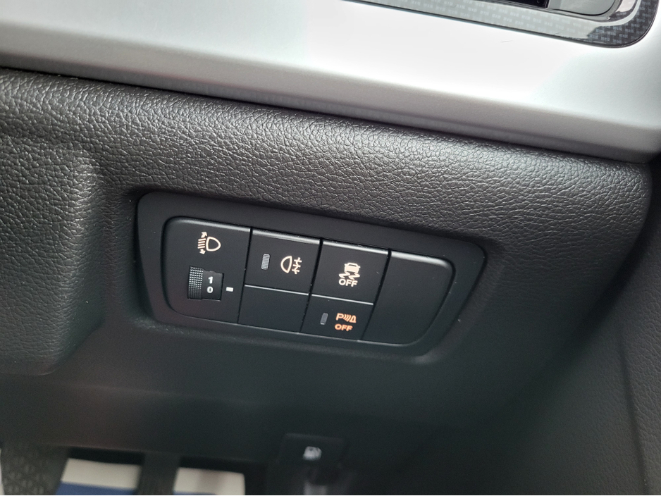 2018 Ssangyong Korando - image 27