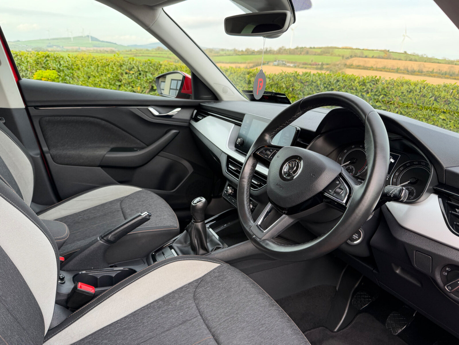 2020 Skoda Kamiq - image 11