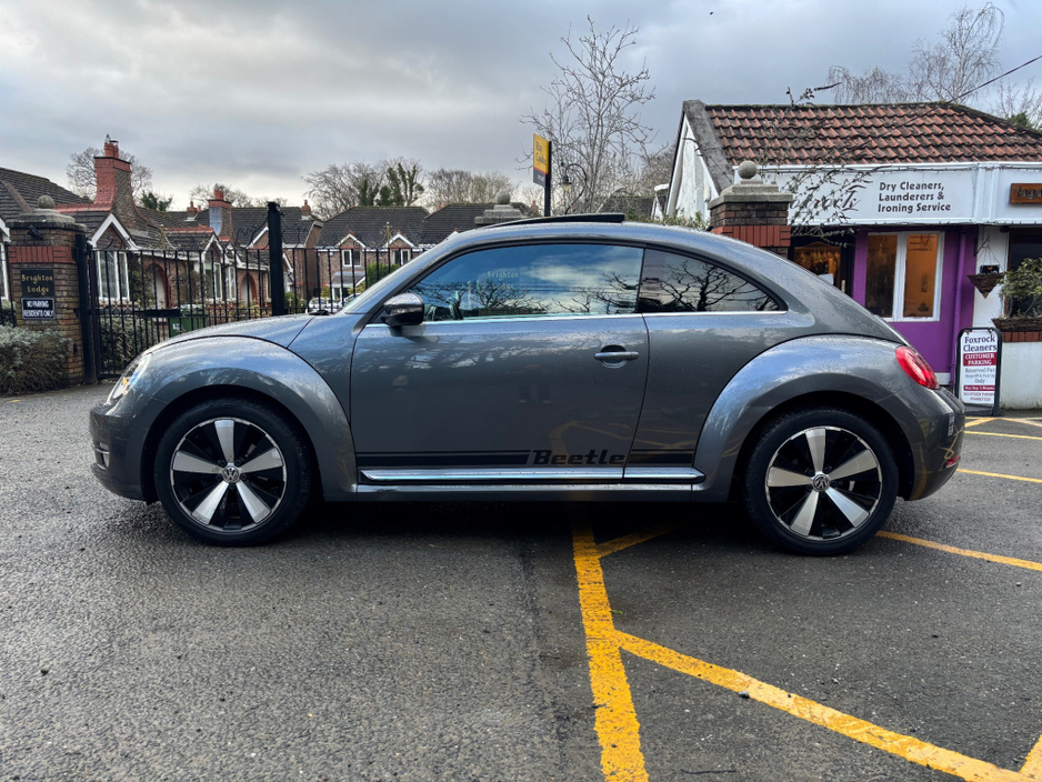 2015 Volkswagen Beetle - image 8