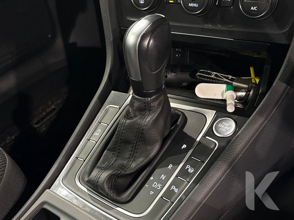 2020 Volkswagen Golf COMFORT LINE MEISTER - UPGRADED FACTORY ALLOYS - CRUISE CONTROL - REVERSE CAMERA - DIGITAL DASH €21,950