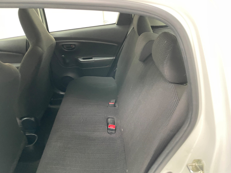 2018 Toyota Yaris - image 17