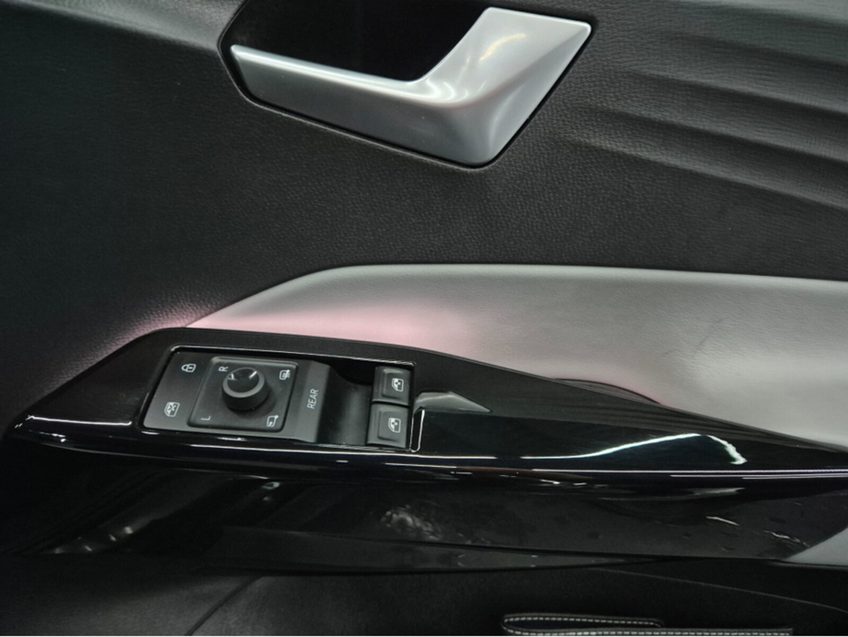 2022 Volkswagen ID.3 - image 18
