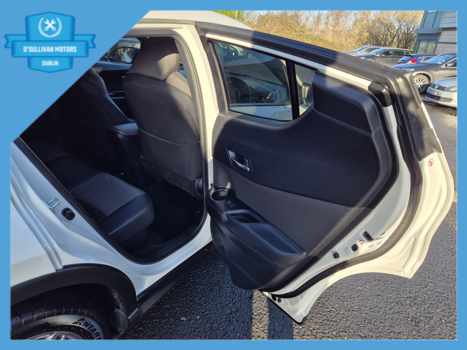 2022 Toyota C-HR / 2022 / 1.8 HYBRID / AUTOMATIC €19,999