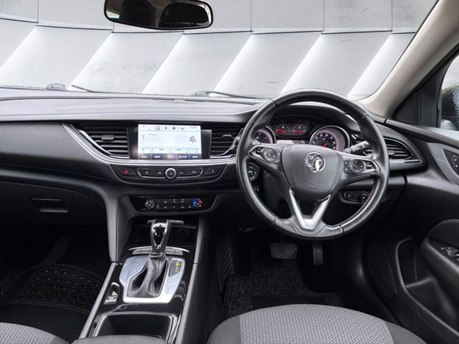 2017 Vauxhall Insignia 1.6 Design NAV Turbo D 5DR Auto €10,495