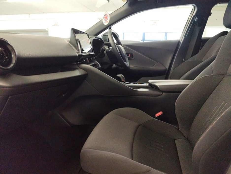 2025 Toyota C-HR - image 6