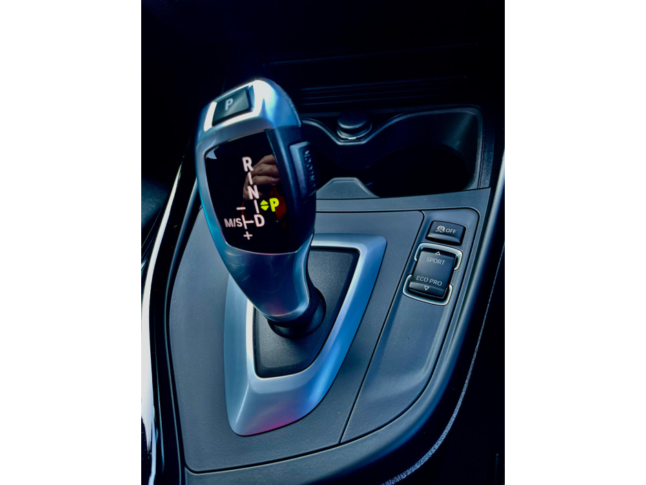 2016 BMW 1 Series - image 31