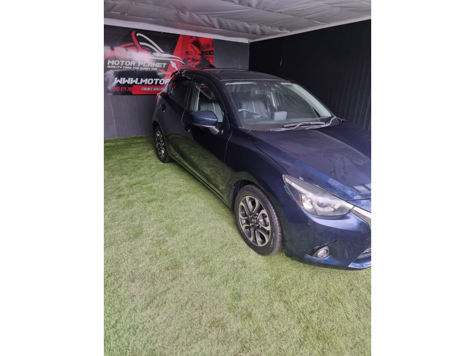 2016 Mazda Demio - image 2