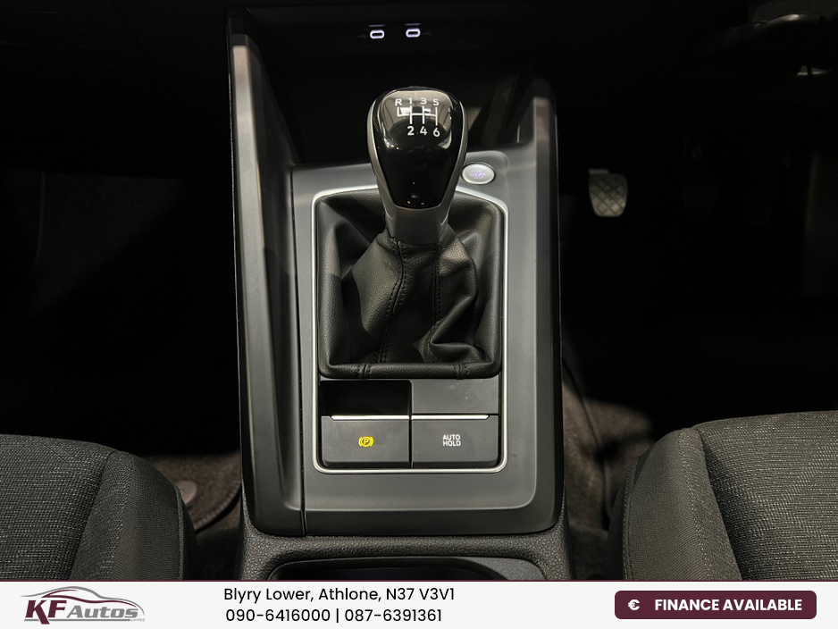 2022 Volkswagen Golf Life 2.0TDI 6 Speed Manual 115bhp 5dr  - 222 Reg €24,995