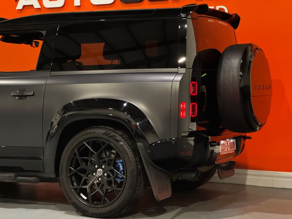 2023 Land Rover Defender - image 10