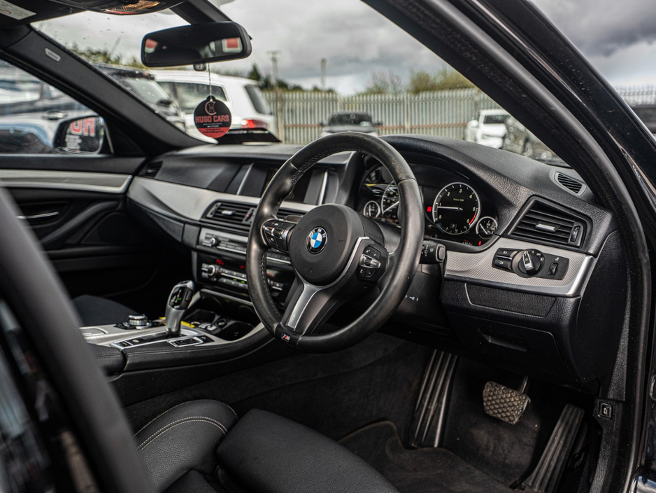2016 BMW 5 Series - image 7