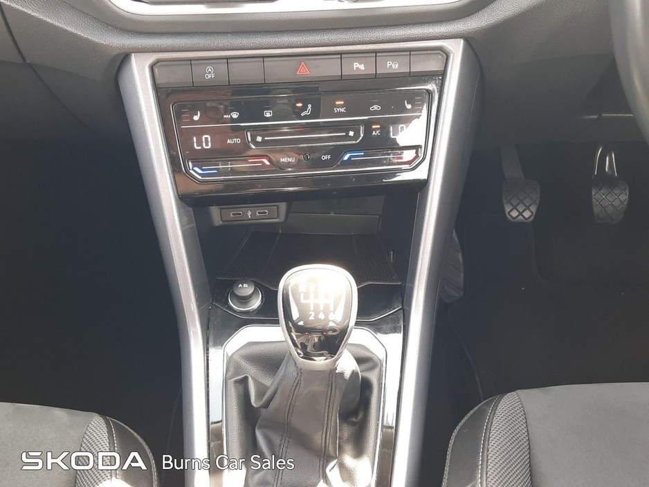 2022 Volkswagen T-Roc - image 16