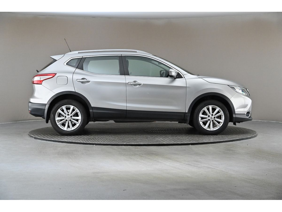 2016 Nissan Qashqai - image 11