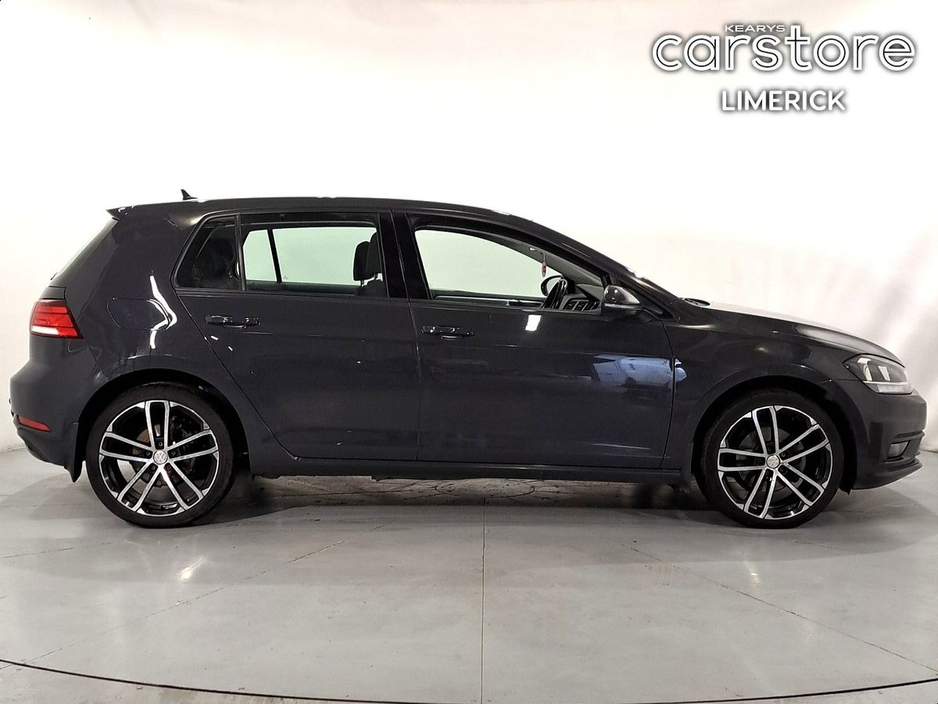 2019 Volkswagen Golf - image 2