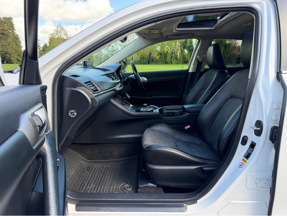 2016 Lexus CT 200 h - image 22