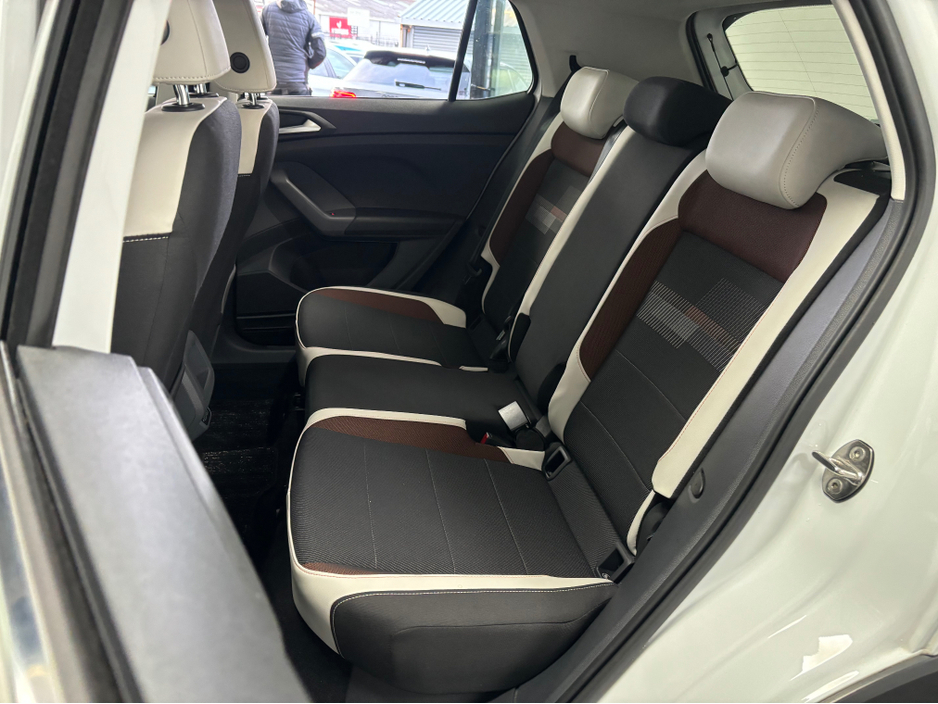2020 Volkswagen T-Cross - image 12