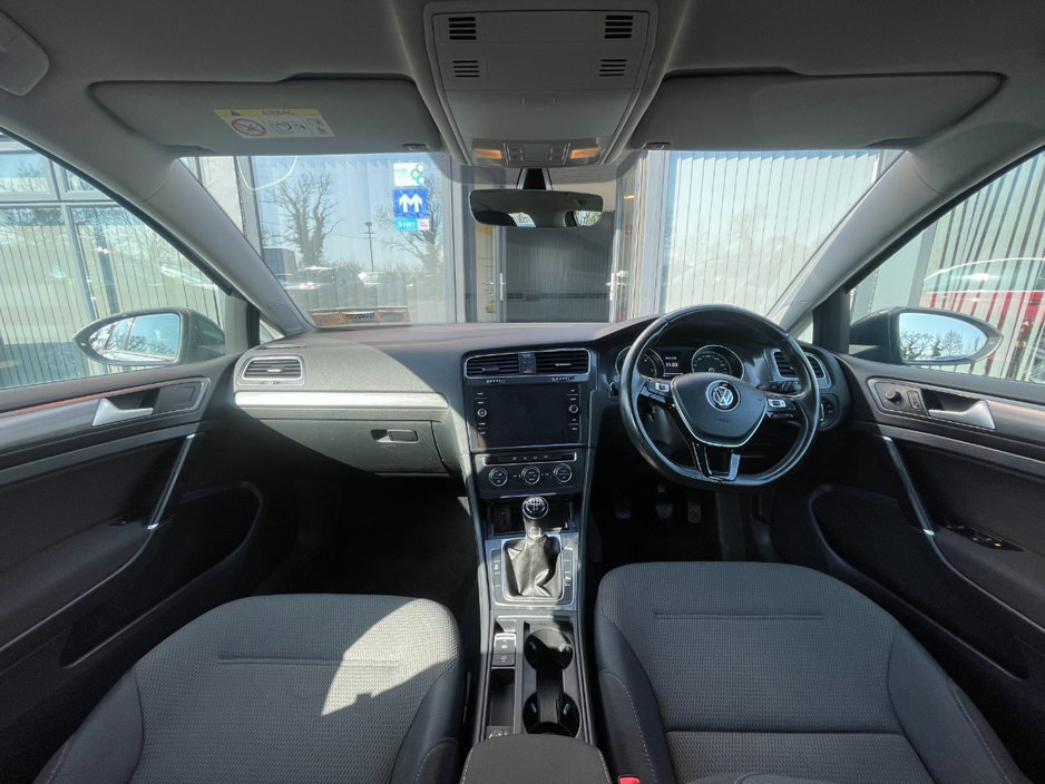 2017 Volkswagen Golf - image 8