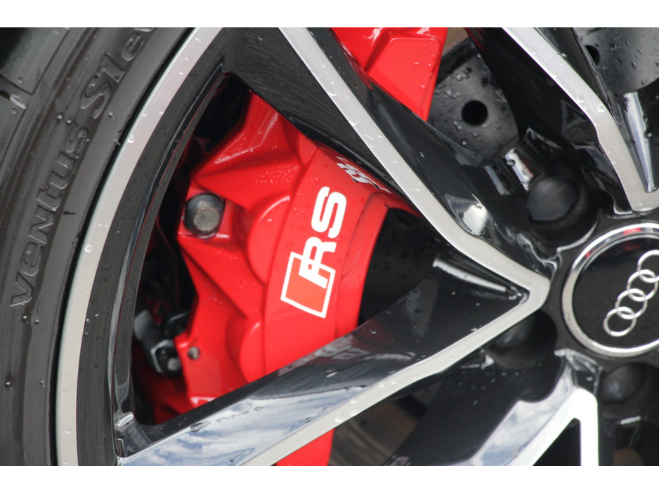 2016 Audi RS6 - image 11