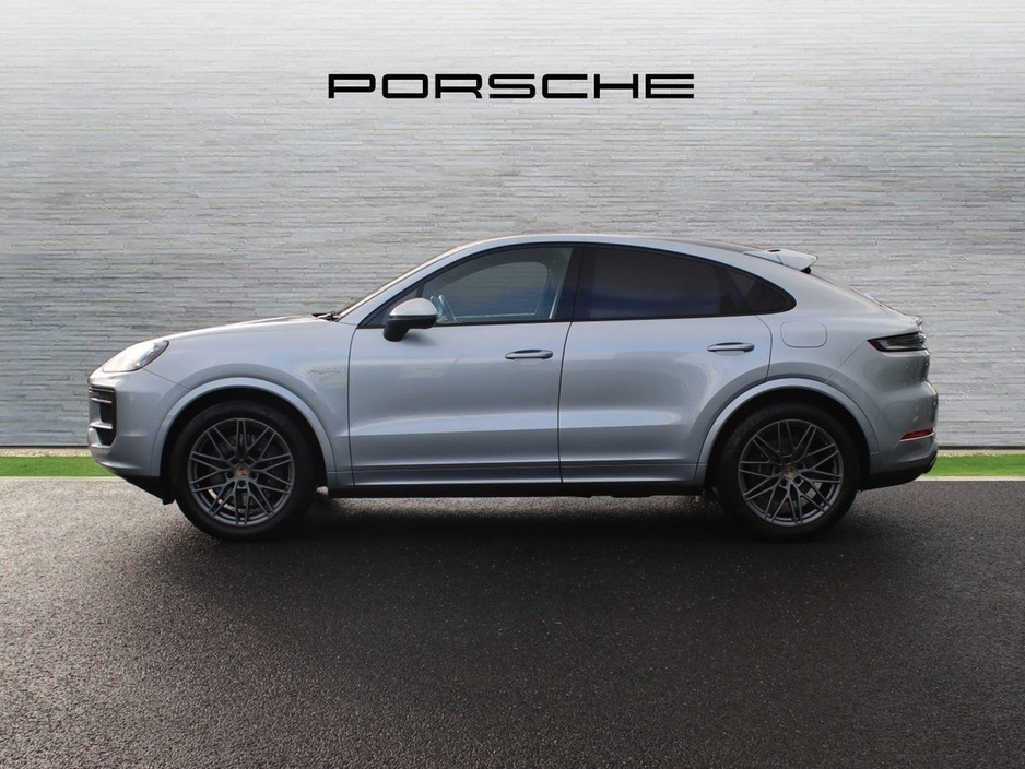 2024 Porsche Cayenne E-Hybrid Coupe €105,000